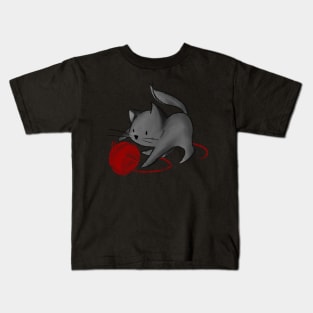 Cute Cat playing with ball of yarn - black - black version Kids T-Shirt